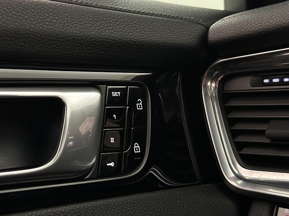 Porsche Panamera 4 15 of 30