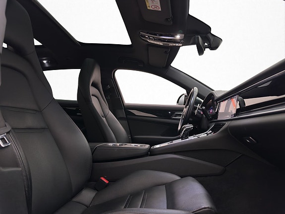 Porsche Panamera 4 13 of 30