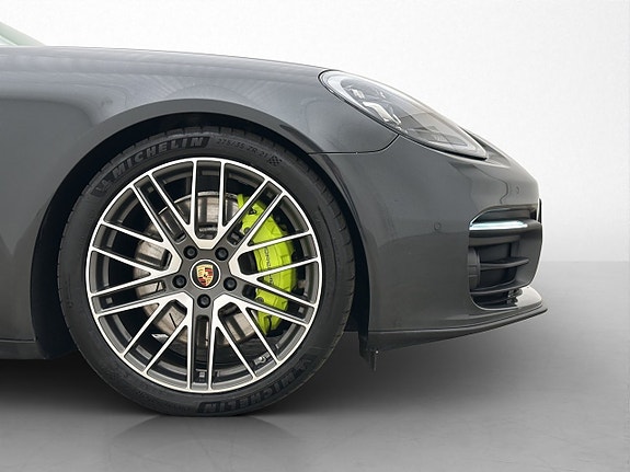 Porsche Panamera 4 10 of 30