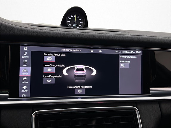 Porsche Panamera 4 24 of 30