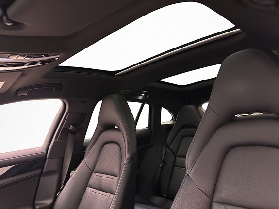Porsche Panamera 4 19 of 30