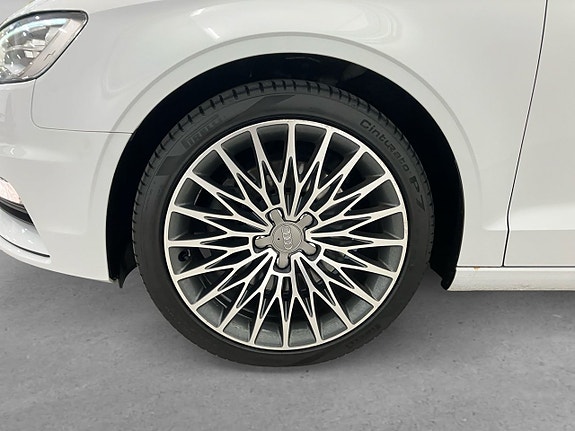Audi A3 8 of 16