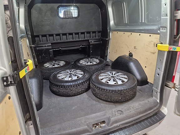 Ford Transit Custom 13 of 17
