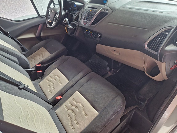 Ford Transit Custom 11 of 17
