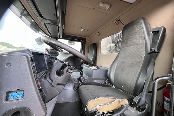 SCANIA P320DB 4X2 MNB 18 of 27