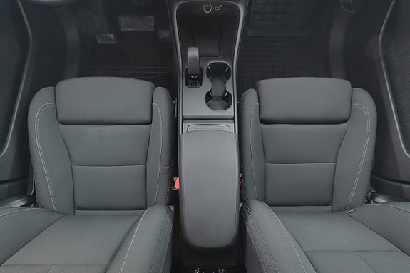 Volvo EX40 9 of 18
