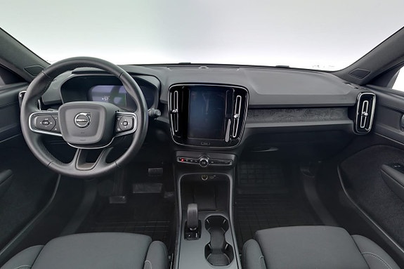 Volvo EX40 7 of 18