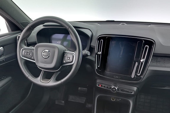 Volvo EX40 8 of 18
