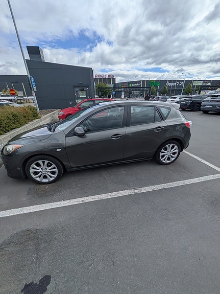 Mazda 3 7 of 8