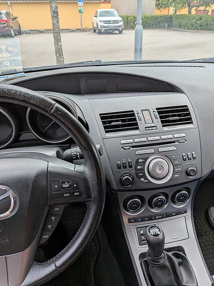 Mazda 3 2 of 8