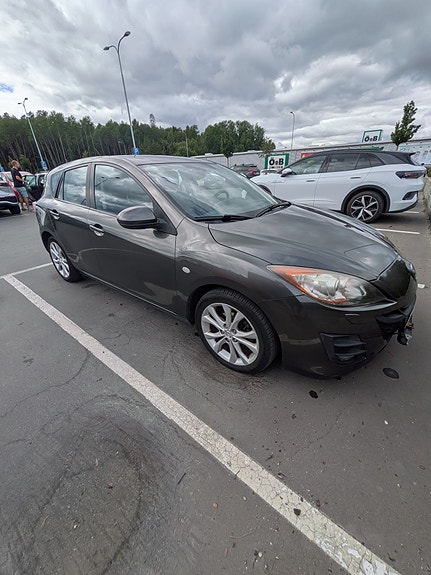 Mazda 3 4 of 8