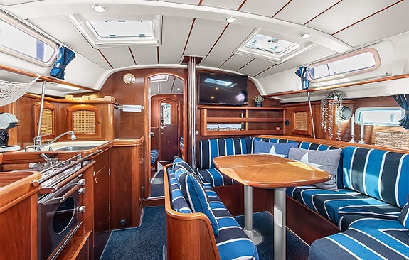 Beneteau Oceanis 411 Clipper 9 of 12