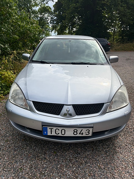 Mitsubishi Lancer 2 of 8