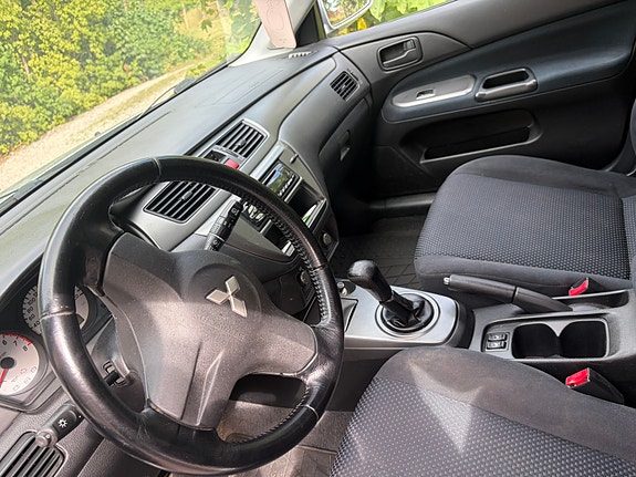 Mitsubishi Lancer 5 of 8