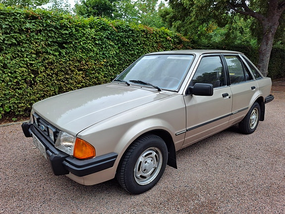 Ford Escort 4 of 19