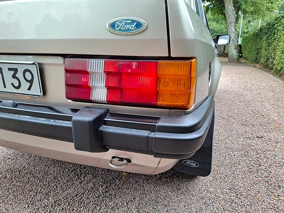 Ford Escort 19 of 19