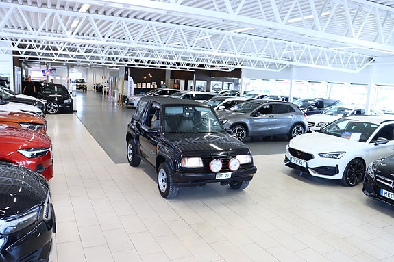 Suzuki Vitara 3 of 22