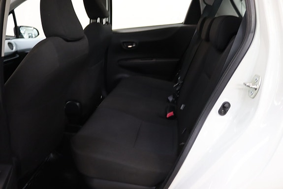 Toyota Yaris 12 of 20