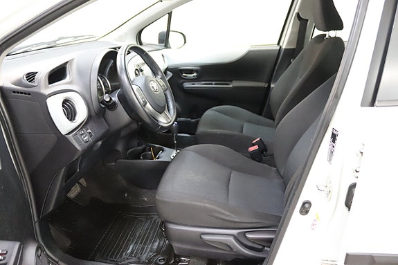 Toyota Yaris 10 of 20