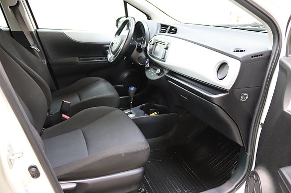 Toyota Yaris 13 of 20