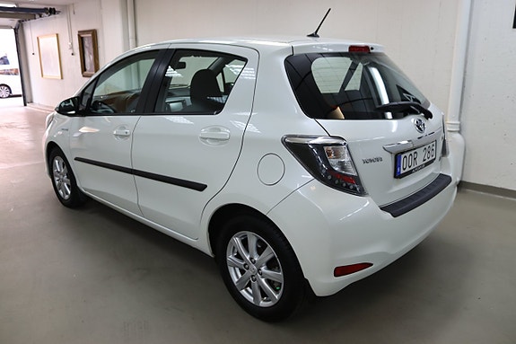 Toyota Yaris 9 of 20