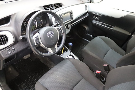 Toyota Yaris 11 of 20