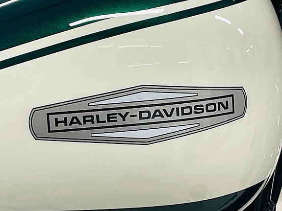 Harley-Davidson Electra 3 of 7