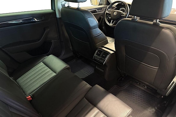 Skoda Superb 8 of 21