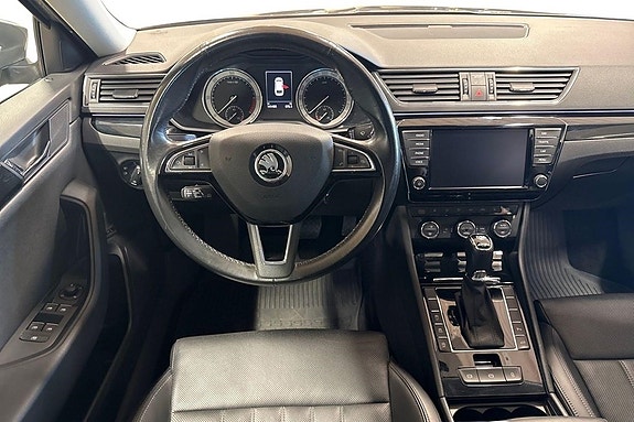 Skoda Superb 10 of 21