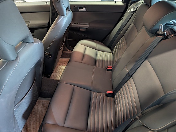 Volvo V50 7 of 9