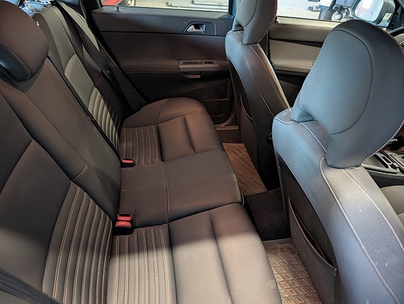 Volvo V50 8 of 9