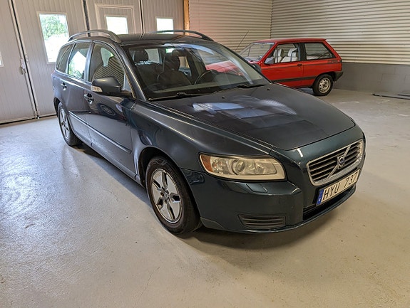 Volvo V50 3 of 9