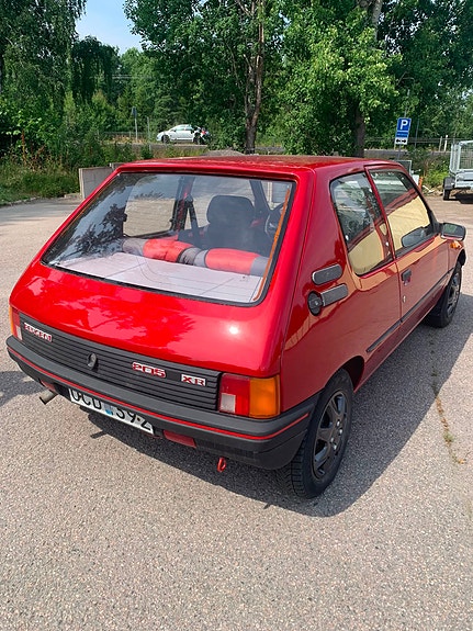 Peugeot 205 4 of 5