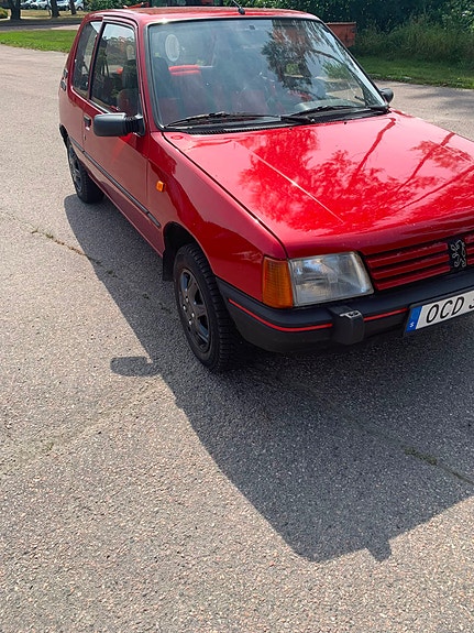 Peugeot 205 2 of 5