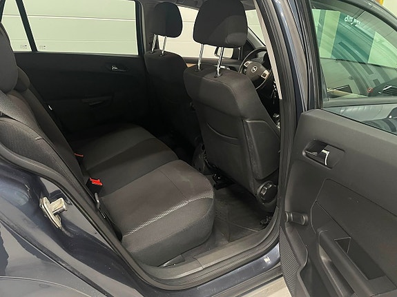 Opel Astra 17 of 27