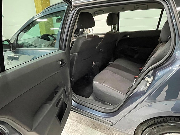 Opel Astra 18 of 27