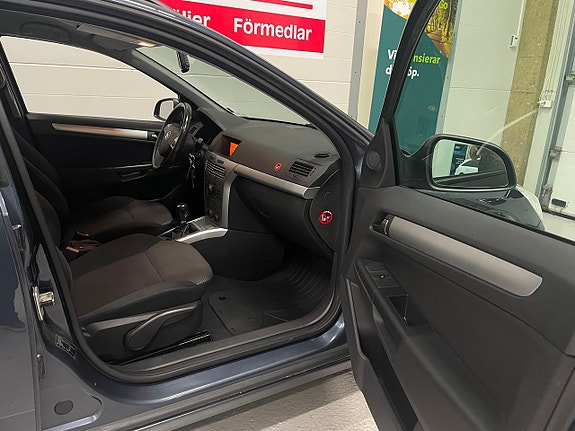 Opel Astra 16 of 27