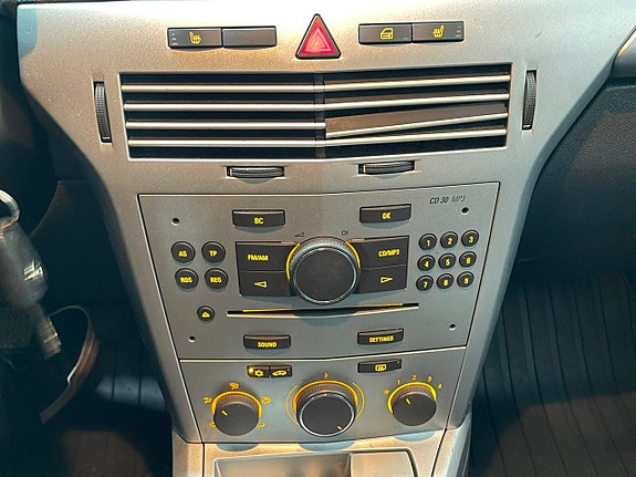 Opel Astra 14 of 27