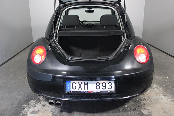 Volkswagen New Beetle 7 of 16