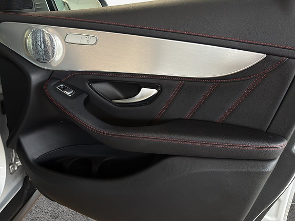 Mercedes-Benz GLC300 de 16 of 21