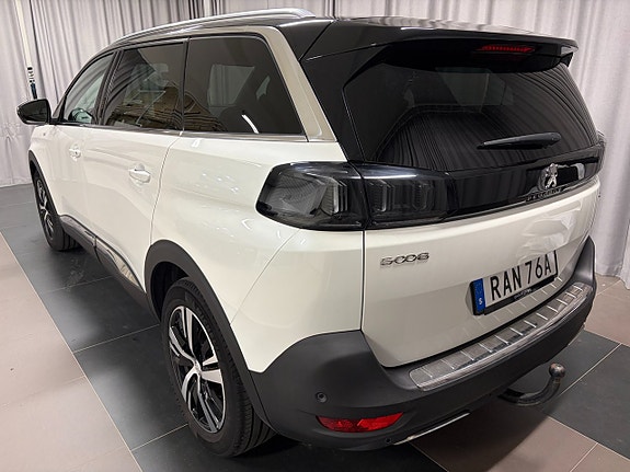 Peugeot 5008 3 of 18