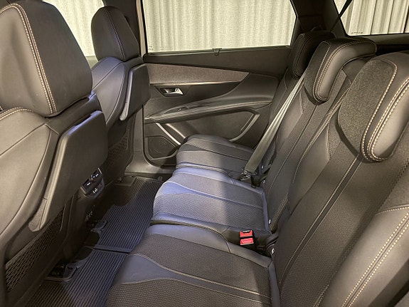 Peugeot 5008 8 of 18