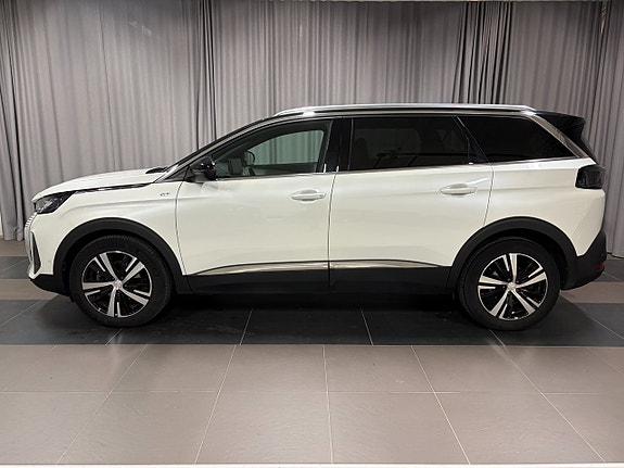 Peugeot 5008 2 of 18