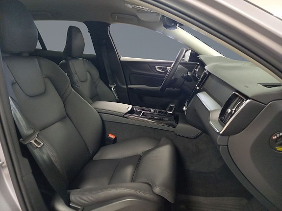 Volvo V60 7 of 15