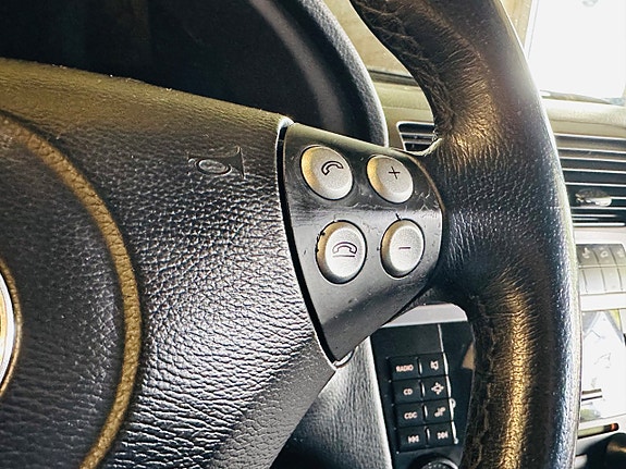 Mercedes-Benz C180 15 of 17
