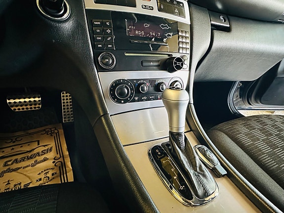 Mercedes-Benz C180 11 of 17