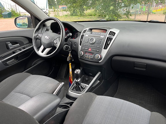 Renault Clio 10 of 15