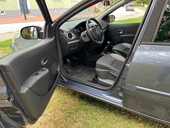 Renault Clio 6 of 15