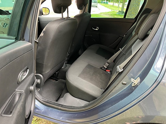 Renault Clio 12 of 15