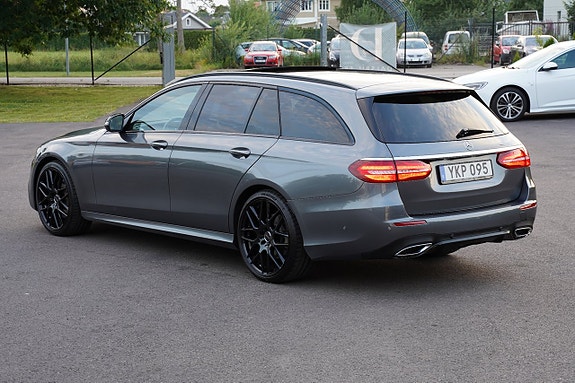 Mercedes-Benz E350 5 of 27